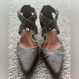Halogen Molly Pointe Toe Flat - Grey Suede